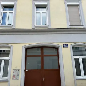 Appartamento Cozy 8-person In Located At Haberlgasse 82 N1, Vienna
